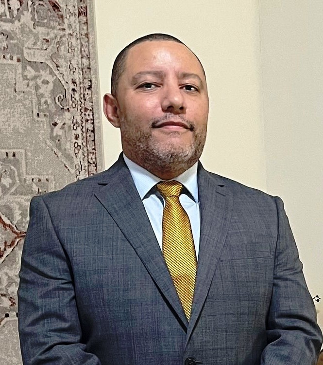 Founder of Triad Export LLC specializing in fresh fruit export connecting Latin American suppliers with global buyers.